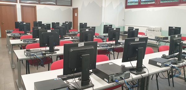 Panoramica laboratorio di informatica